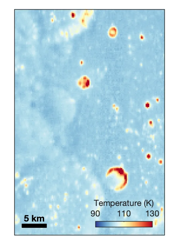 Diviner night-time temperature map of the area in pale blue with warm red crater rims; in the after map a dark blue cold patch several kilometres wide surrounds the new crater